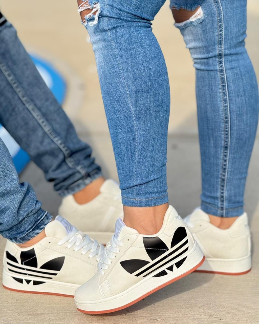 TENIS ADIDAS FLOR